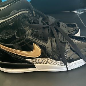 - JORDAN LEGACY 312 high top dunks 7.5